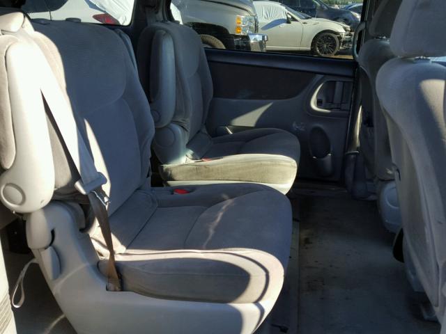 5TDZA23C34S140746 - 2004 TOYOTA SIENNA SILVER photo 6