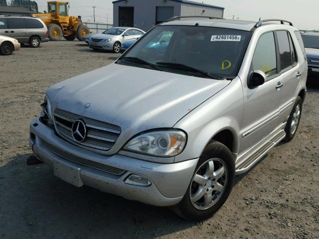 4JGAB75E53A427597 - 2003 MERCEDES-BENZ ML 500 SILVER photo 2