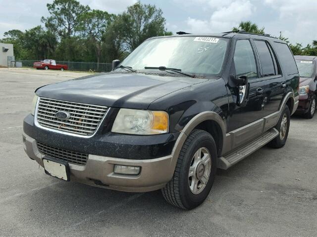 1FMFU17L44LA84764 - 2004 FORD EXPEDITION BLACK photo 2