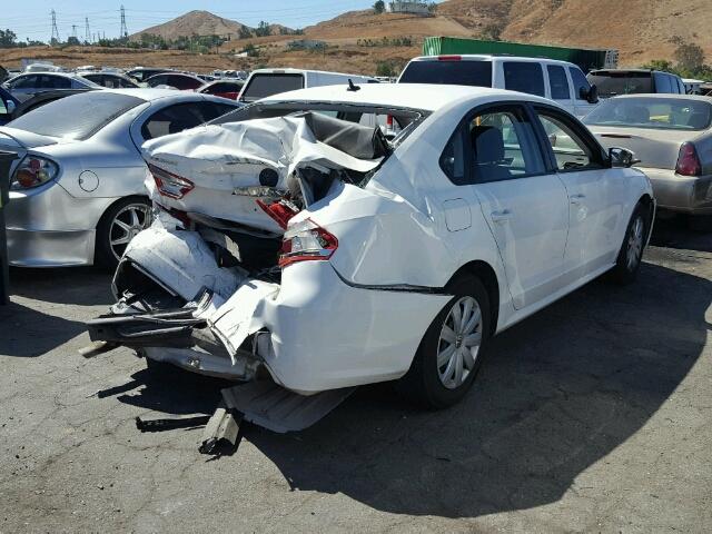 1VWAP7A38DC028082 - 2013 VOLKSWAGEN PASSAT S أبيض صورة 4