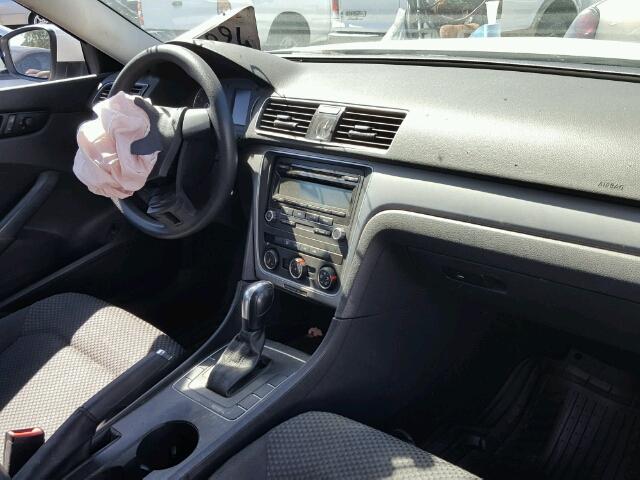 1VWAP7A38DC028082 - 2013 VOLKSWAGEN PASSAT S أبيض صورة 9