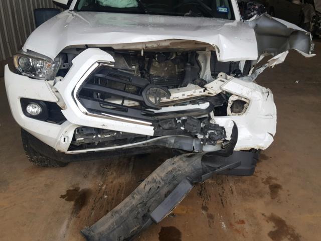 5TFAZ5CN2GX017866 - 2016 TOYOTA TACOMA DOU WHITE photo 9