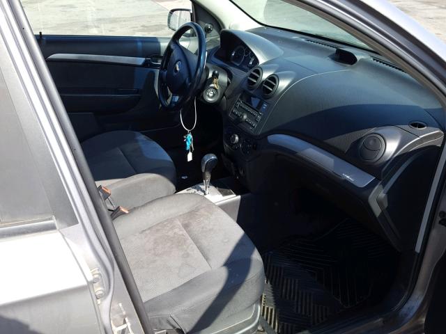 KL1TD5DE3AB087586 - 2010 CHEVROLET AVEO LS GRAY photo 5