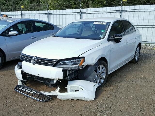 3VWDX7AJ0DM450146 - 2013 VOLKSWAGEN JETTA SE 白色 照片 2