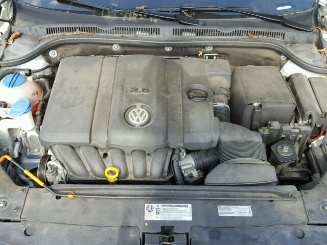 3VWDX7AJ0DM450146 - 2013 VOLKSWAGEN JETTA SE 白色 照片 7