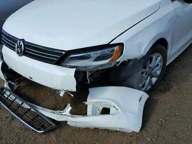 3VWDX7AJ0DM450146 - 2013 VOLKSWAGEN JETTA SE 白色 照片 9