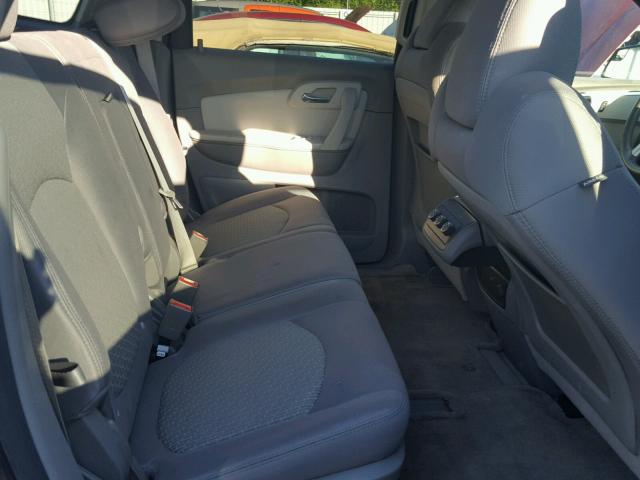 1GNKVGED8BJ158167 - 2011 CHEVROLET TRAVERSE GRAY photo 6
