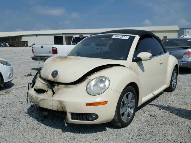 3VWRF31Y16M319843 - 2006 VOLKSWAGEN NEW BEETLE Krem foto 2