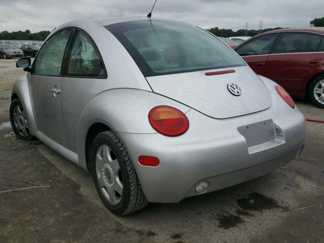 3VWBB61CXWM017423 - 1998 VOLKSWAGEN NEW BEETLE 银色 照片 3