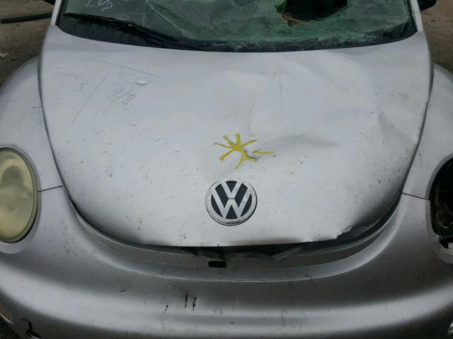 3VWBB61CXWM017423 - 1998 VOLKSWAGEN NEW BEETLE 银色 照片 7