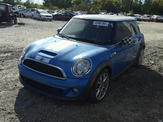 WMWSV3C54BTY15044 - 2011 MINI COOPER BLUE photo 2