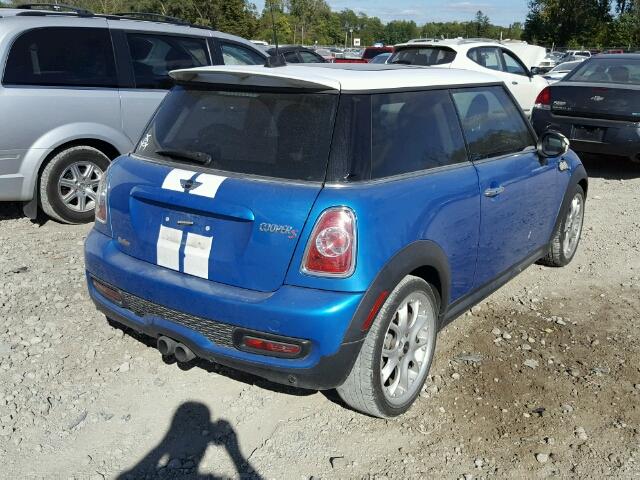 WMWSV3C54BTY15044 - 2011 MINI COOPER BLUE photo 4