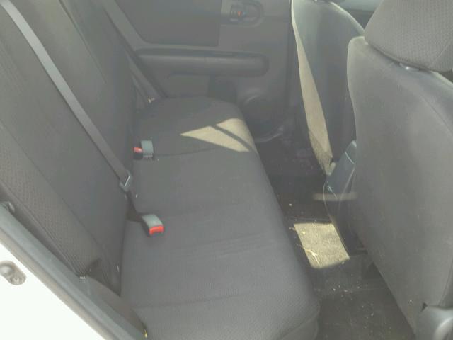 JTLKE50E481033810 - 2008 TOYOTA SCION XB Weiß Foto 6