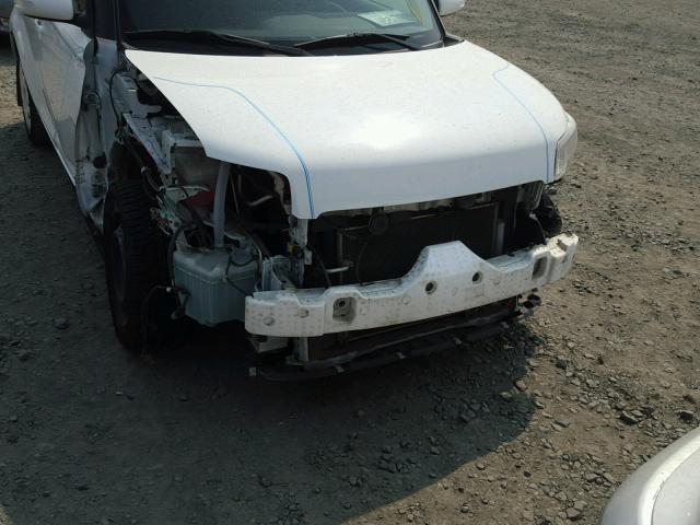 JTLKE50E481033810 - 2008 TOYOTA SCION XB Weiß Foto 9