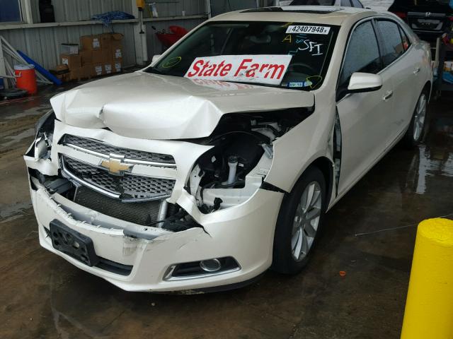 1G11H5SA1DF272973 - 2013 CHEVROLET MALIBU LTZ 奶油色 照片 2