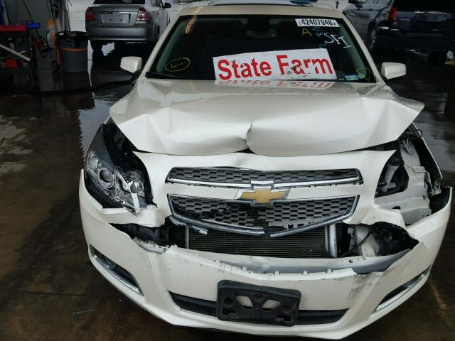 1G11H5SA1DF272973 - 2013 CHEVROLET MALIBU LTZ 奶油色 照片 9