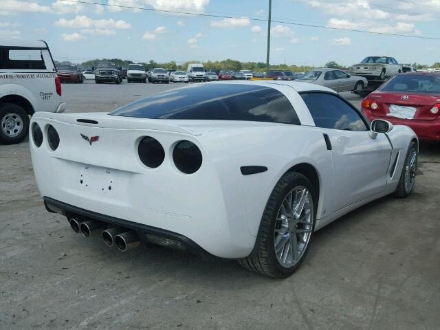 1G1YY26U875137470 - 2007 CHEVROLET CORVETTE WHITE photo 4