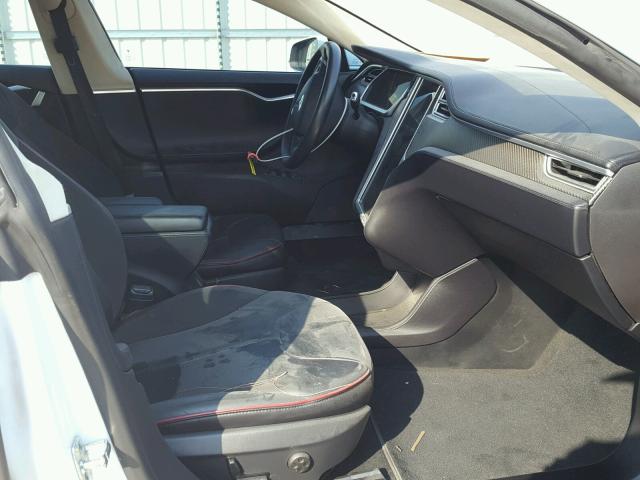 5YJSA1DP1DFP15458 - 2013 TESLA MODEL S Weiß Foto 5