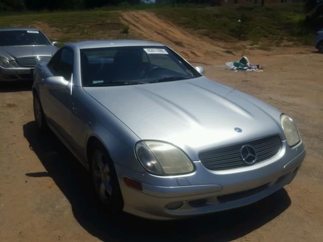 WDBKK65F52F263800 - 2002 MERCEDES-BENZ SLK 320 SILVER photo 1