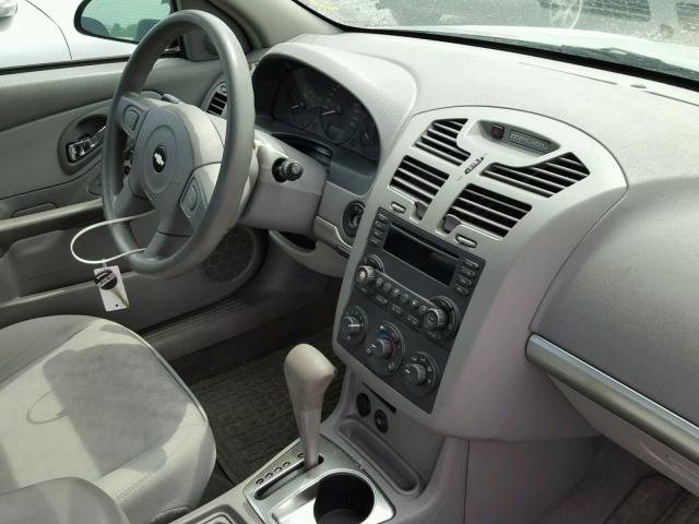 1G1ZT54895F335363 - 2005 CHEVROLET MALIBU LS SILVER photo 9