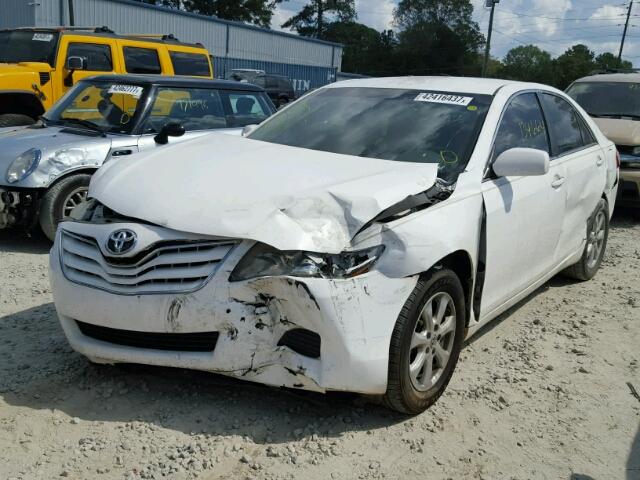 4T1BF3EK0BU694327 - 2011 TOYOTA CAMRY BASE WHITE photo 2