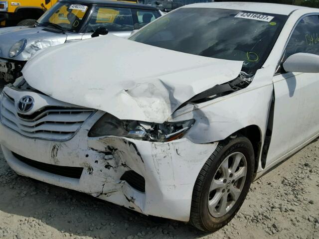 4T1BF3EK0BU694327 - 2011 TOYOTA CAMRY BASE WHITE photo 9