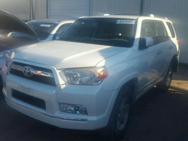 JTEBU5JR3A5029211 - 2010 TOYOTA 4RUNNER WHITE photo 2