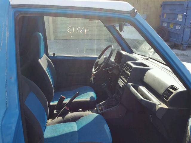 2CNBJ18U5N6907503 - 1992 GEO TRACKER BLUE photo 5