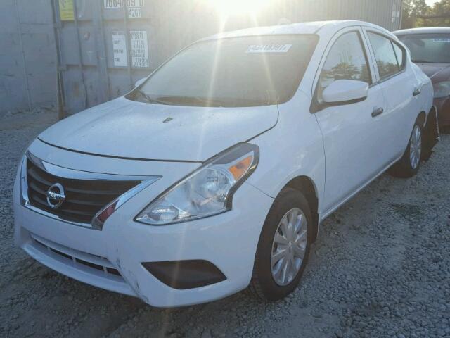 3N1CN7AP3GL828126 - 2016 NISSAN VERSA S WHITE photo 2