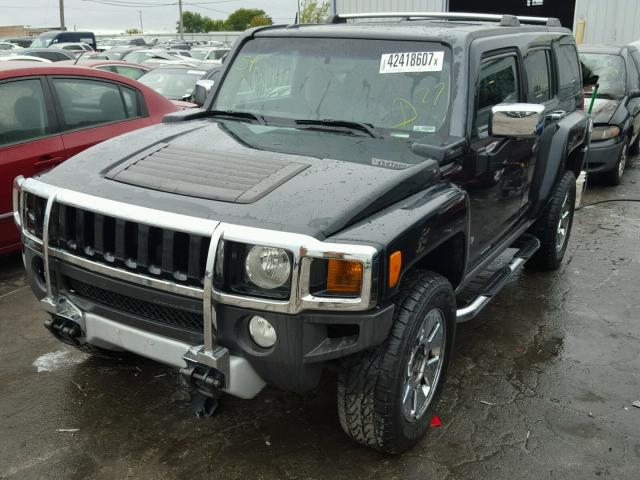 5GTEN13E288117136 - 2008 HUMMER H3 BLACK photo 2