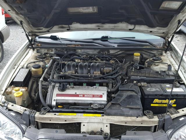 JN1CA31DX1T838357 - 2001 NISSAN MAXIMA GXE WHITE photo 7