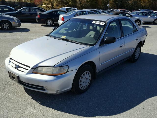 1HGCF866X1A042470 - 2001 HONDA ACCORD SILVER photo 2