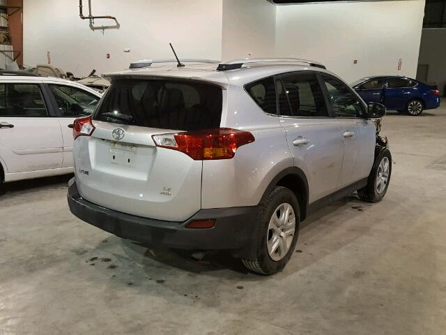 2T3BFREV6FW319438 - 2015 TOYOTA RAV4 LE SILVER photo 4