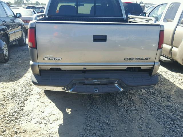 1GCDT13W22K141593 - 2002 CHEVROLET S TRUCK SILVER photo 9