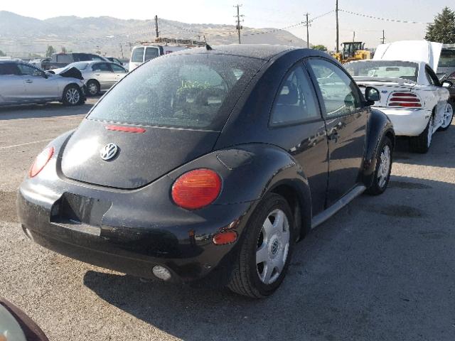 3VWBB61C5WM026627 - 1998 VOLKSWAGEN NEW BEETLE Qara foto 4