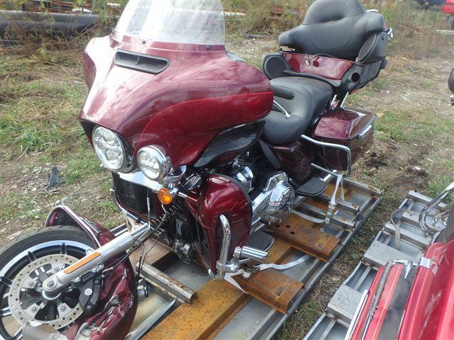 1HD1KED1XHB682124 - 2017 HARLEY-DAVIDSON FLHTK ULTR BURGUNDY photo 2