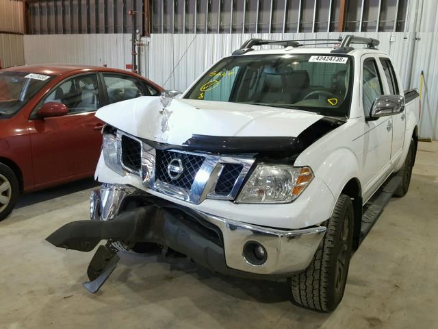 1N6AD0EV3BC440242 - 2011 NISSAN FRONTIER S WHITE photo 2