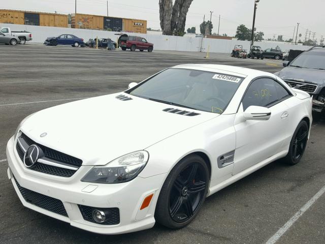 WDBSK70F69F148677 - 2009 MERCEDES-BENZ SL 63 AMG WHITE photo 2