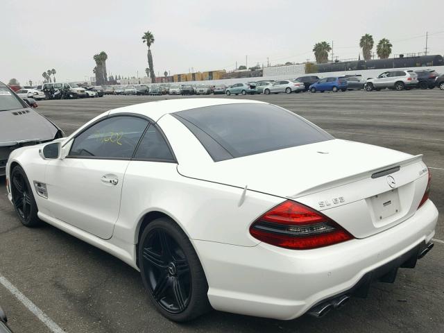 WDBSK70F69F148677 - 2009 MERCEDES-BENZ SL 63 AMG WHITE photo 3