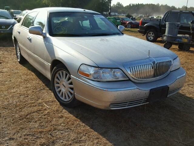 1LNHM83WX4Y682894 - 2004 LINCOLN TOWN CAR U SILVER photo 1