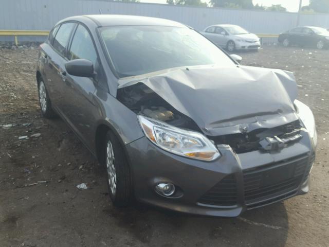 1FAHP3K20CL262608 - 2012 FORD FOCUS SE GRAY photo 1