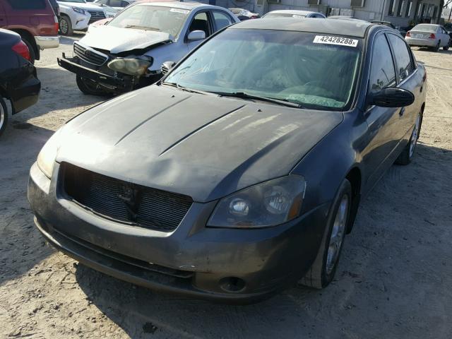 1N4BL11DX4C181609 - 2004 NISSAN ALTIMA SE GRAY photo 2