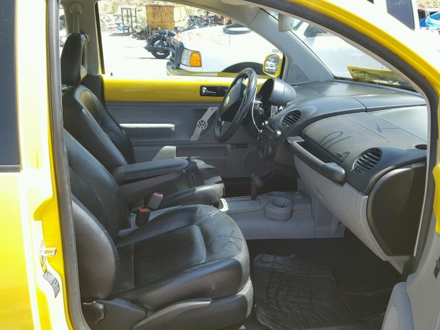 3VWDD21C22M417465 - 2002 VOLKSWAGEN NEW BEETLE 黄色 照片 5