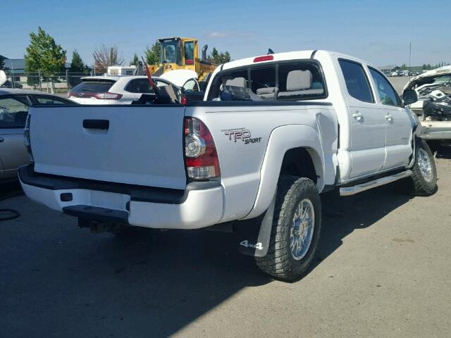 3TMMU4FN8CM048363 - 2012 TOYOTA TACOMA DOU WHITE photo 4