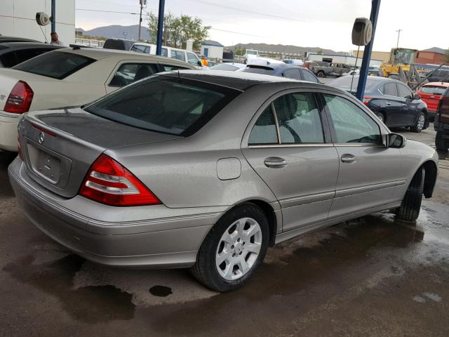 WDBRF56H56F736940 - 2006 MERCEDES-BENZ C 350 GRAY photo 4