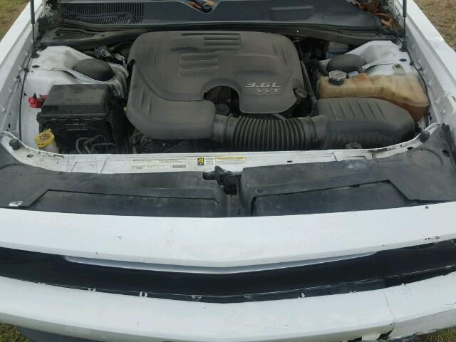 2B3CJ4DGXBH565834 - 2011 DODGE CHALLENGER WHITE photo 7