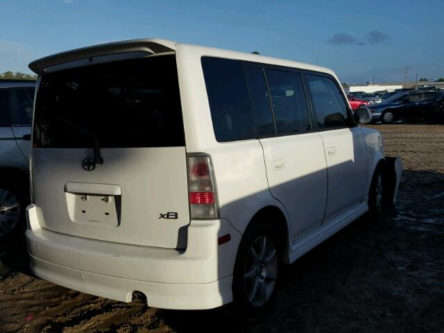 JTLKT324150200186 - 2005 TOYOTA SCION XB WHITE photo 4