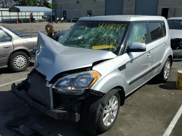 KNDJT2A69D7755042 - 2013 KIA SOUL + SILVER photo 2