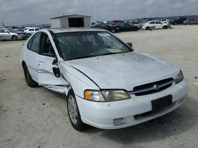 1N4DL01D9WC202939 - 1998 NISSAN ALTIMA XE WHITE photo 1