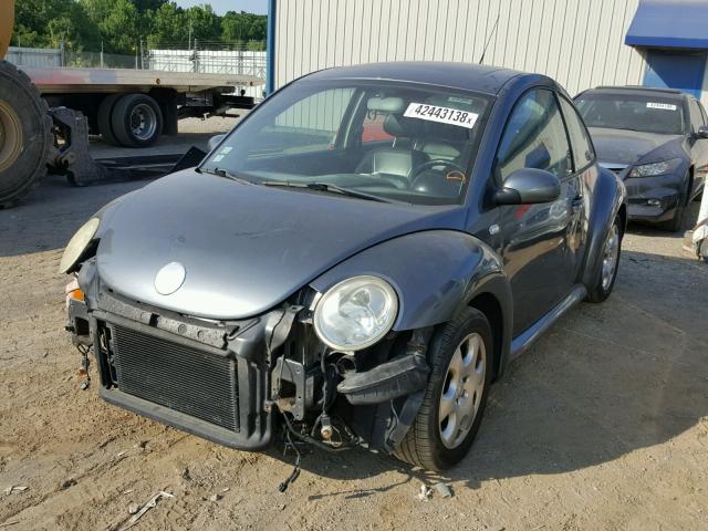 3VWCB21CX2M456810 - 2002 VOLKSWAGEN NEW BEETLE GRAY photo 2